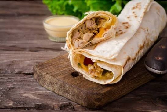 ساندوتش شاورما كبير