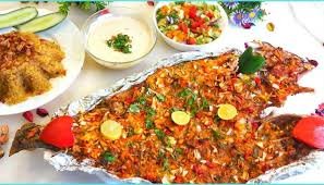 وجبة سمك بوري بالارز والسلطات