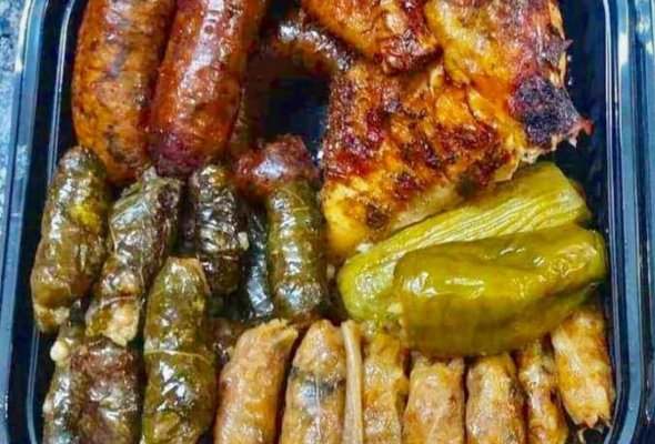 طبق الصبايا ( ربع فرخه + ممبار + محشي مشكل )