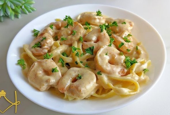 باستا صوص أبيض جمبري